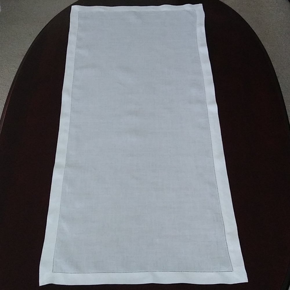 LINEN TABLE RUNNER